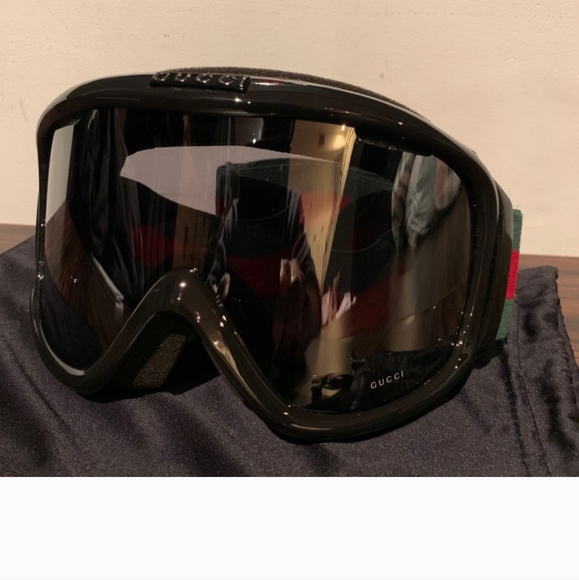Authentic GUCCI SKI GOGGLESsoon.- No scratches, no scuffs. EXCELLENT CONDITION. - Picture 3 of 10